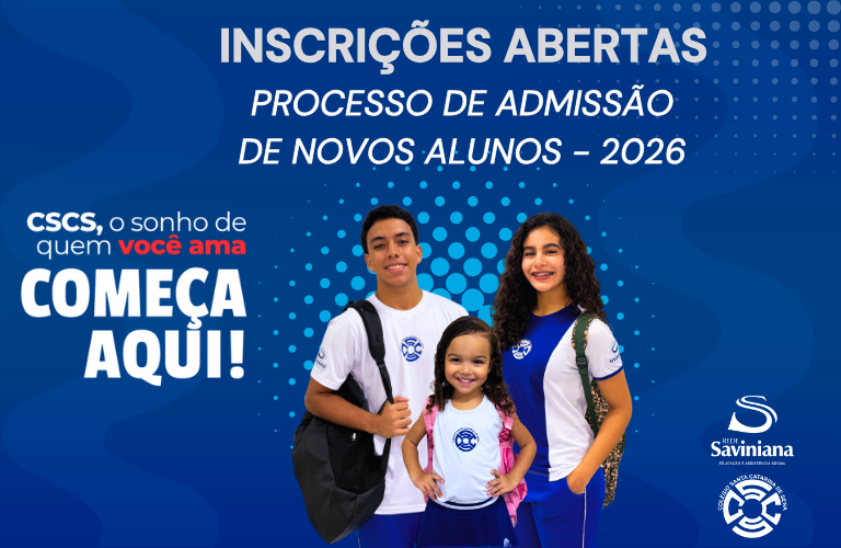Imagem promocional do Colégio Santa Catarina de Sena, divulgando o processo de admissão de novos alunos para o ano de 2026. No topo da imagem, em letras grandes e brancas, está escrito: "INSCRIÇÕES ABERTAS" Logo abaixo, lê-se: "PROCESSO DE ADMISSÃO DE NOVOS ALUNOS – 2026" À esquerda, há um texto em destaque: "CSCS, o sonho de quem você ama começa aqui!" Abaixo do texto, no canto inferior esquerdo, estão os logotipos da Rede Saviniana e do Colégio Santa Catarina de Sena. No centro da imagem, em primeiro plano, estão três estudantes sorrindo e usando o uniforme do colégio. À esquerda, um adolescente com mochila preta. Ao centro, uma criança pequena de cabelo cacheado, com mochila rosa. À direita, uma adolescente de cabelo cacheado, usando mochila estampada. O fundo da imagem é azul com formas geométricas e detalhes em bolinhas que criam um efeito visual moderno e vibrante.