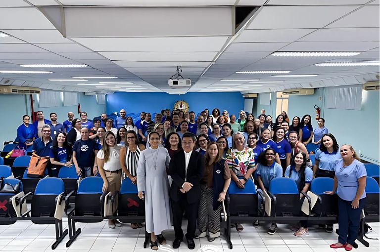 Visita do Dom Júlio Akamine